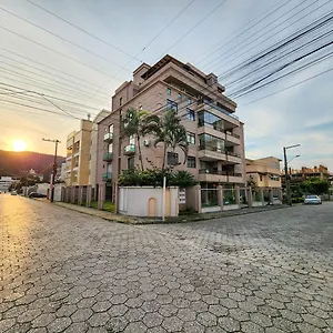https://apto-el-shadday-304-cento-e-cinquenta-metros-do-mar.santa-catarina-brasil.com